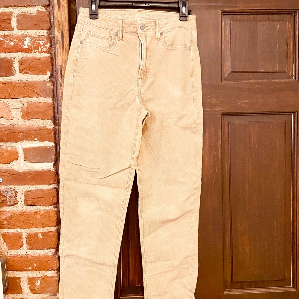 Retro!! American Eagle Outfitters Women’s Light Brown Corduroy Pants